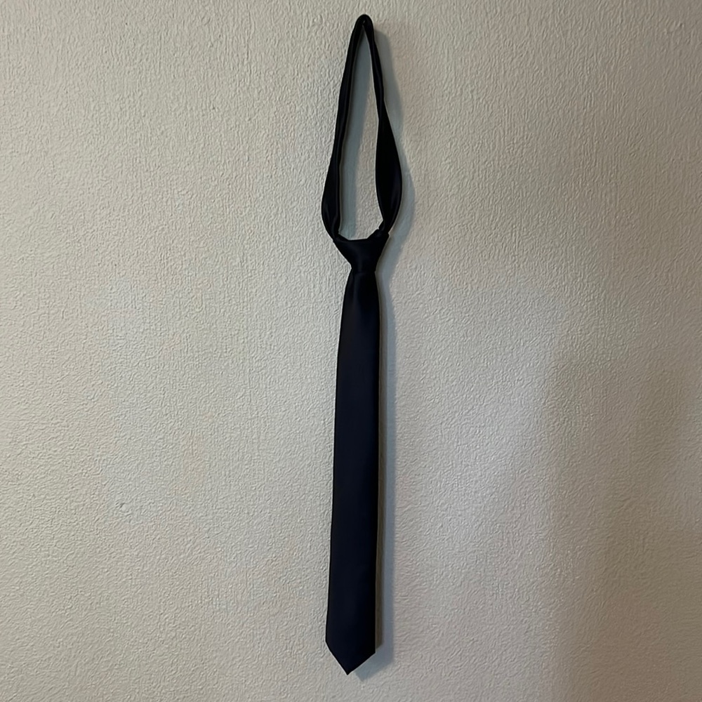 Black silk men’s tie